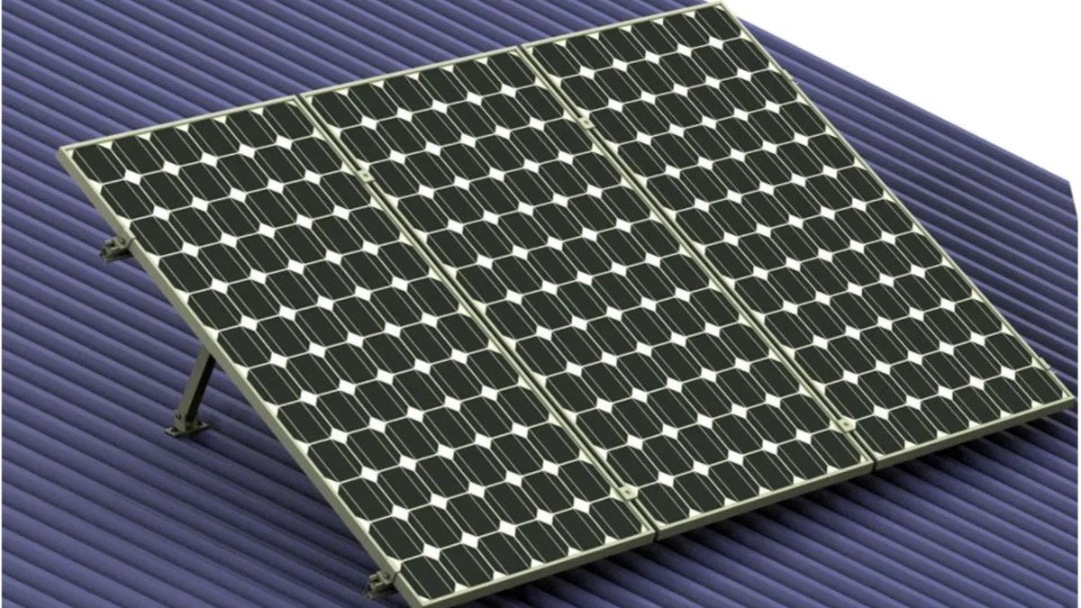 Roof Mounts vs Ground Mounts for Off Grid Solar