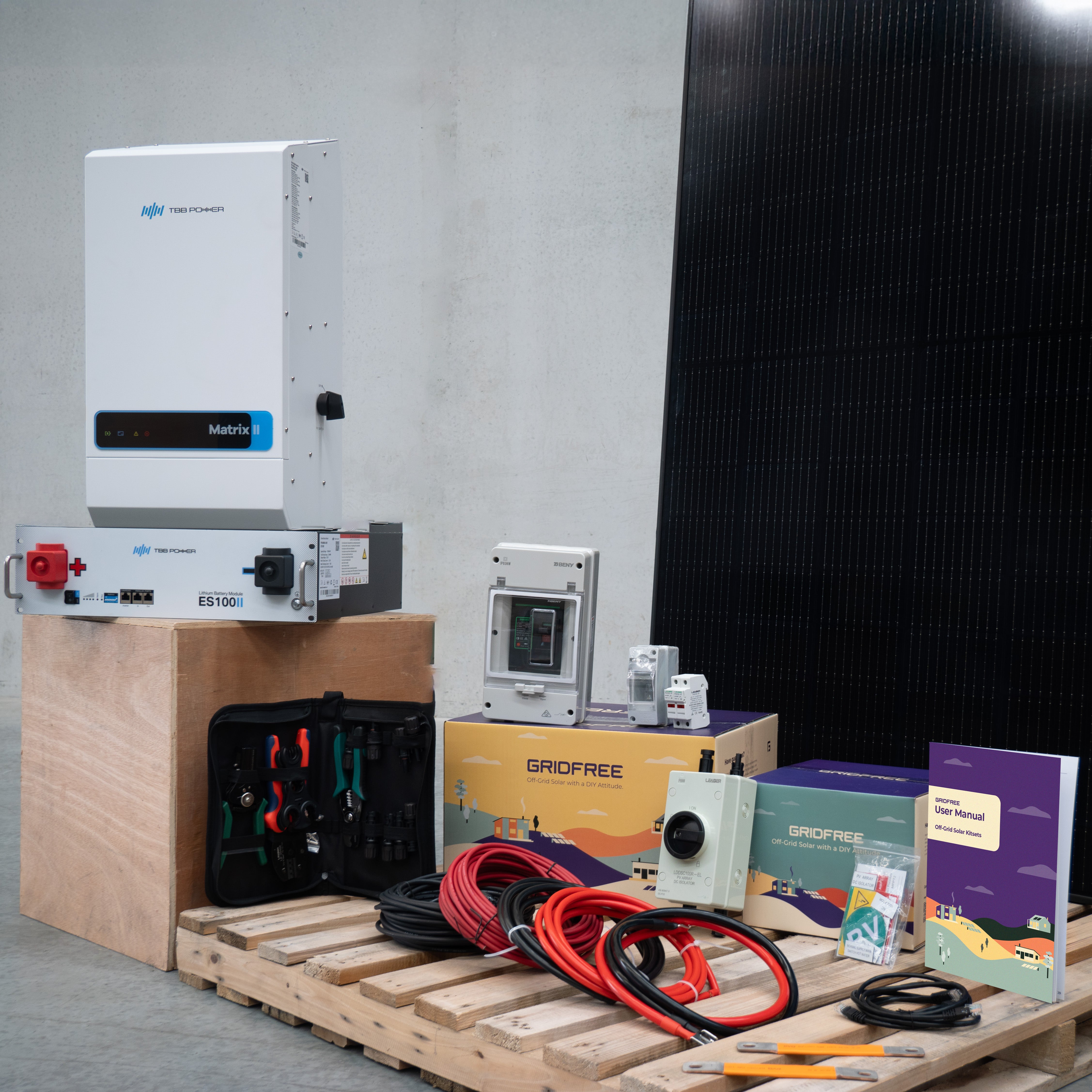 Off-grid solar kit supporting growing power needs and upgrades