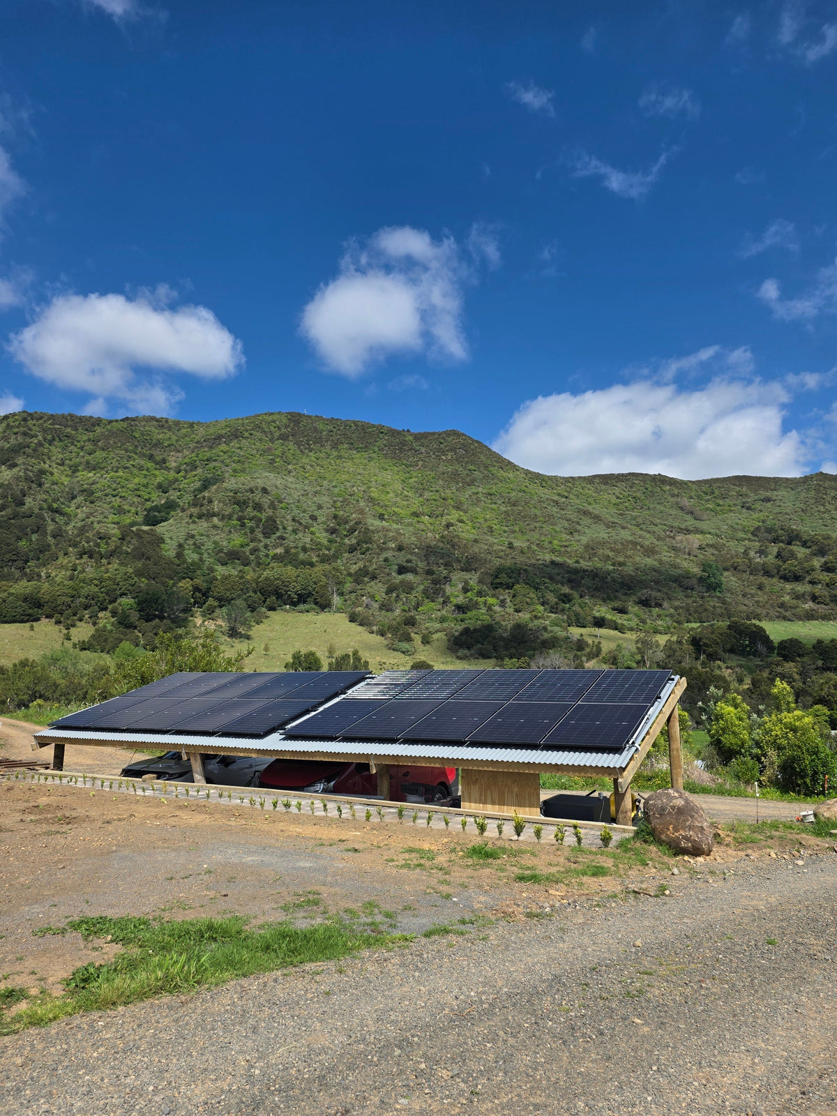 A Patch of Paradise: Sarah and Tommo’s Off-Grid  Solar Journey in Thames