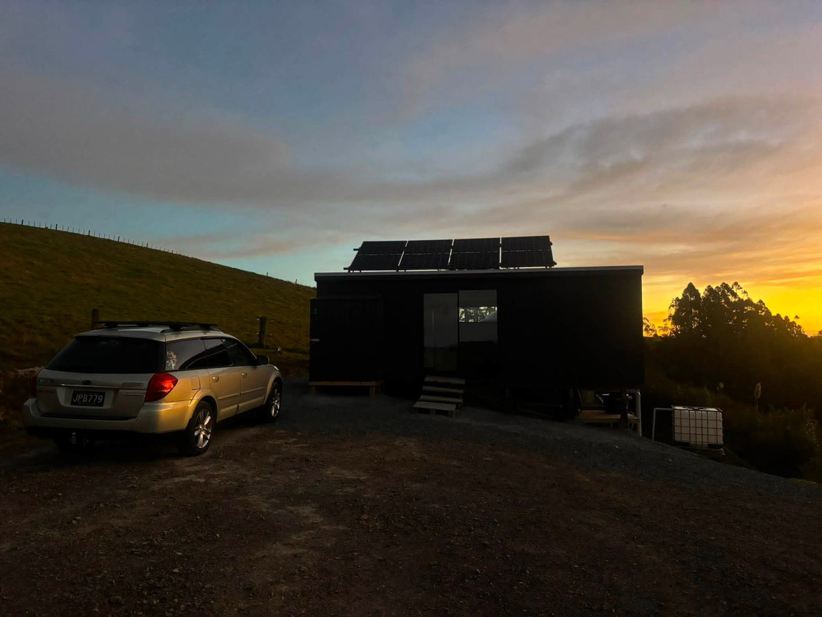 Finally GridFree: Stanley’s Tiny House Solar Setup in Northland