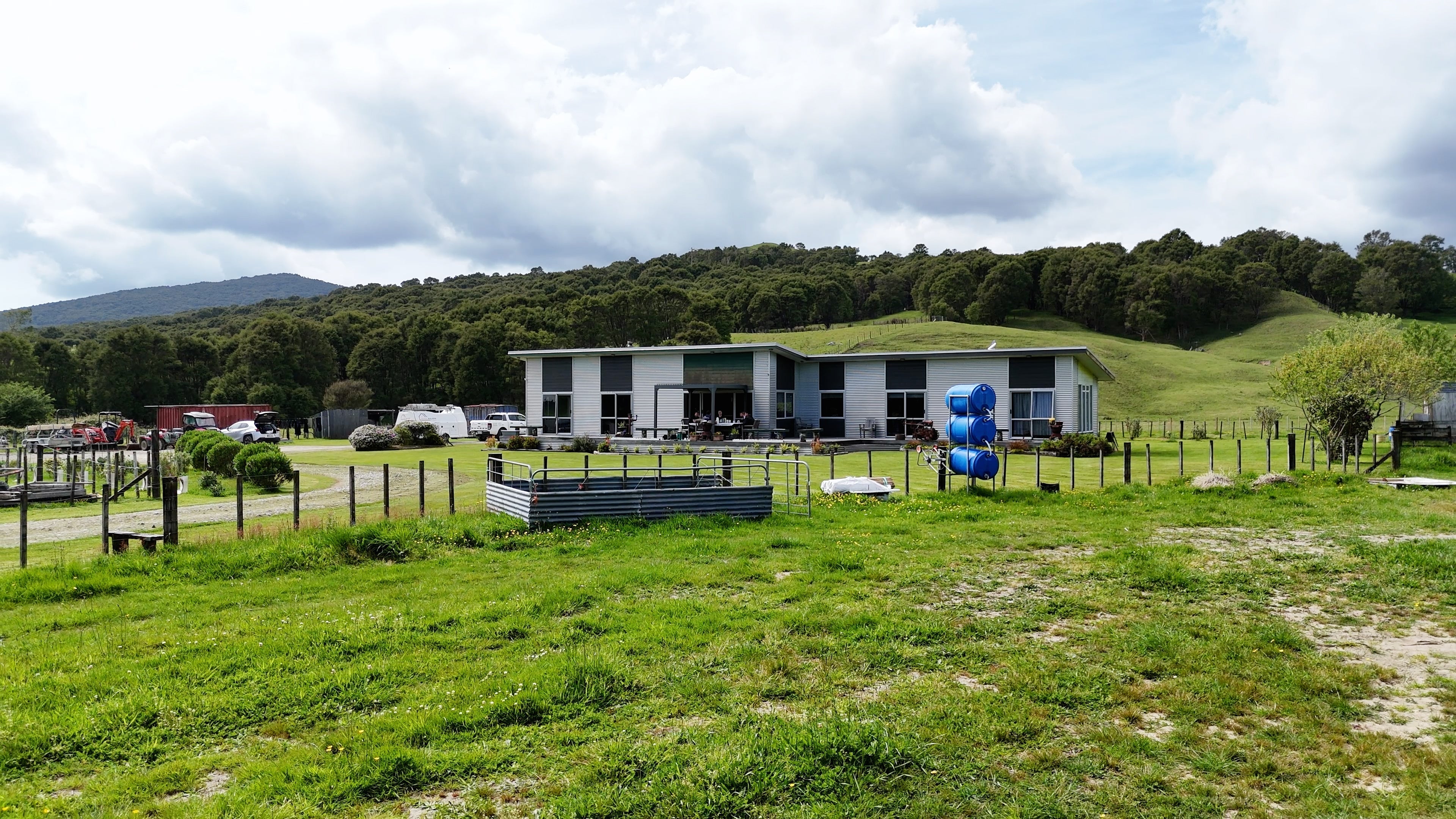 How to choose an off-grid solar package for your 4-bedroom home