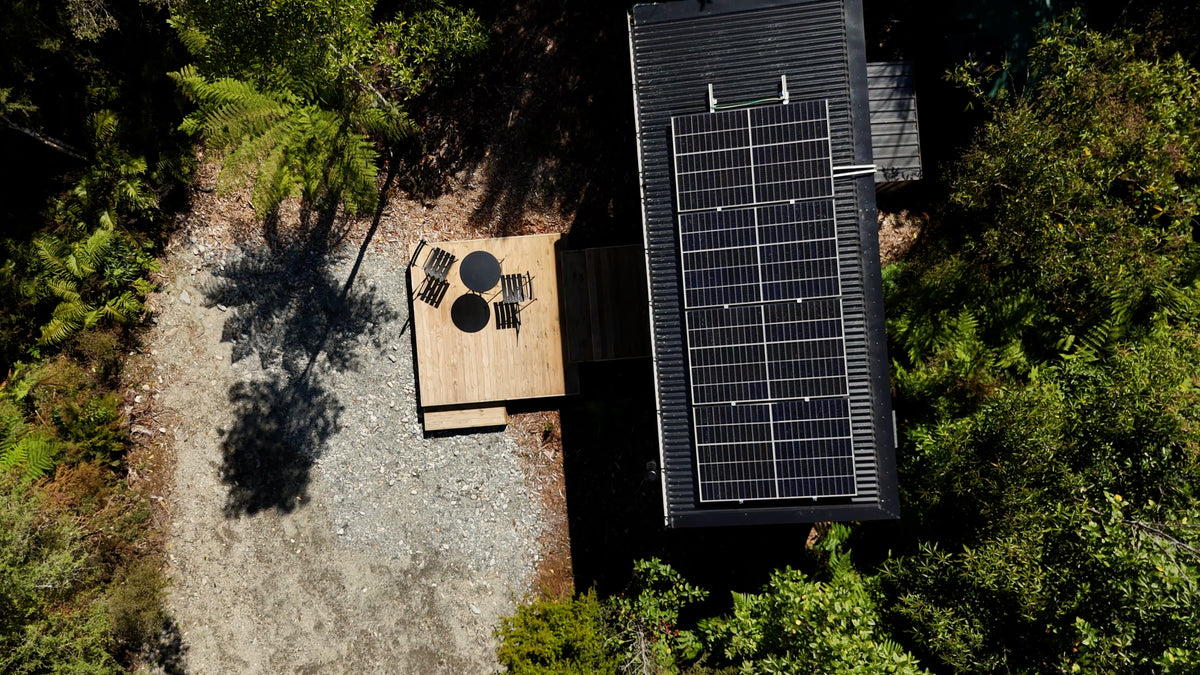 GridFree_Living_-_Hamish_with_Crooked_Cabin.00_06_50_14.Still057.jpg