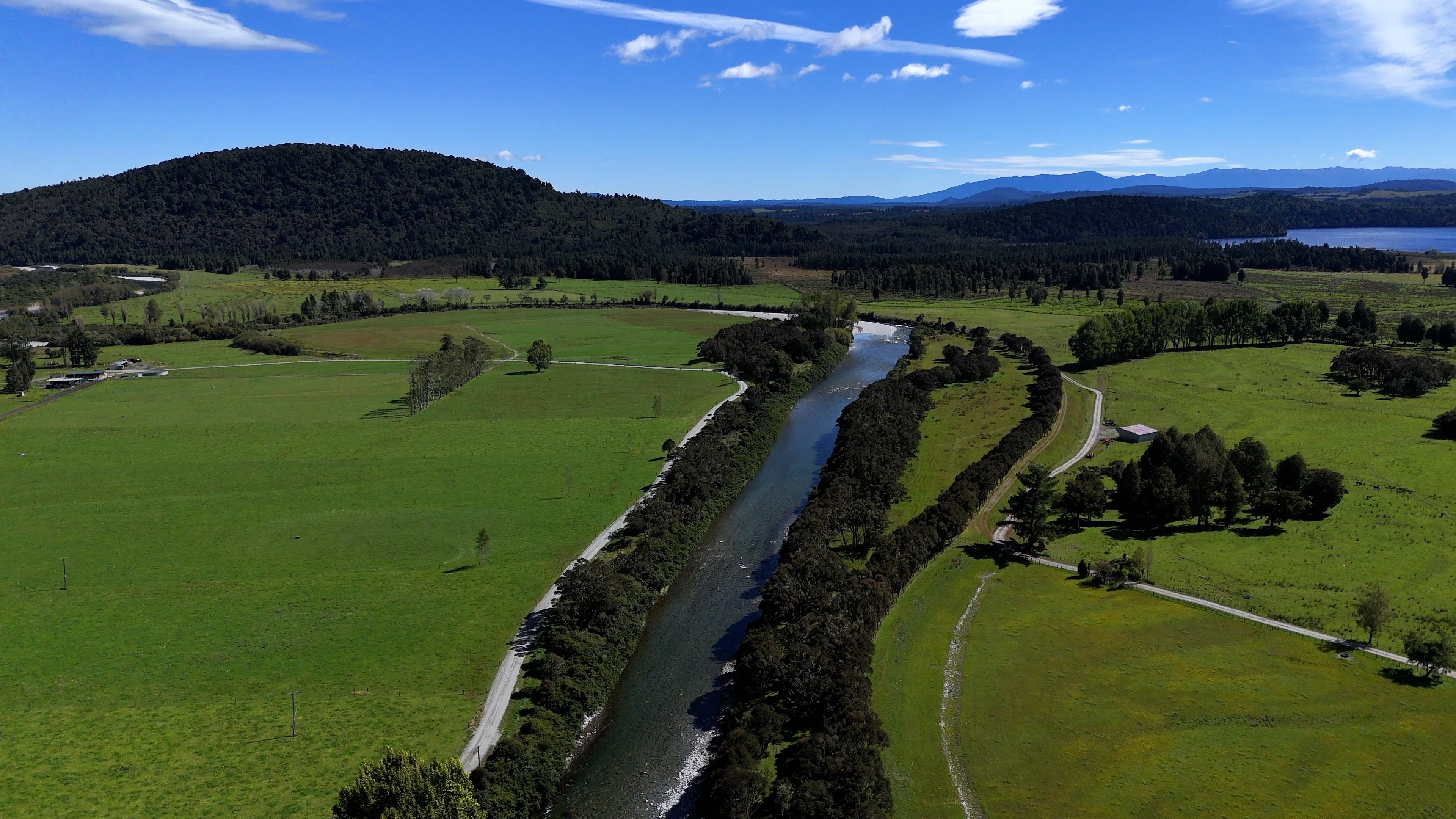 River_2aa1a587-3106-4452-87d1-a1ed1034b9a4.jpg